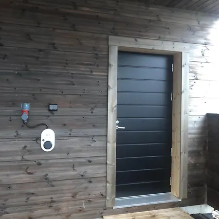 Uusi Miniasunto Hiukkavaarassa Ilmaisella Pysaekoeinnillae Oulu Exterior photo